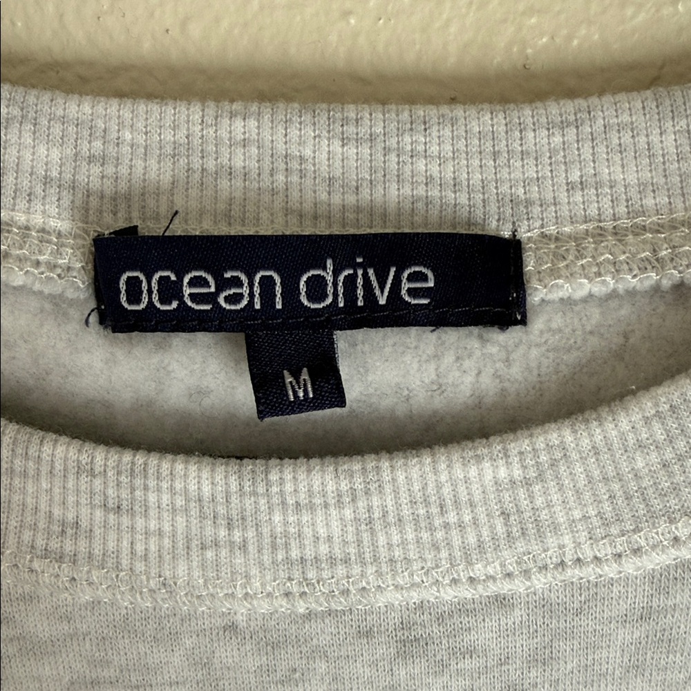 Ocean Drive Heather Light Gray Crewneck Pullover - Picture 3 of 3